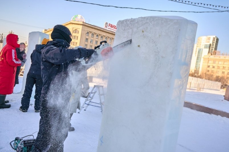 В Хабаровске проходит юношеский конкурс ледяных скульптур "Ледышка-Ха!" Пресс-служба комитета по делам молодежи правительства Хабаровского края