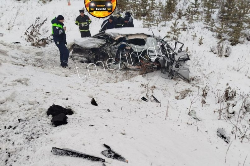 Лобовое столкновение двух авто произошло в Усольском районе Фото взято из группы "ДТП38" в Телеграм (18+)