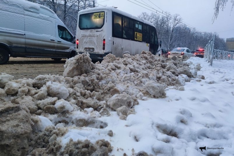 Ставропольцы встретили понедельник в пробках и забитых автобусах ИА Stavropol.Media