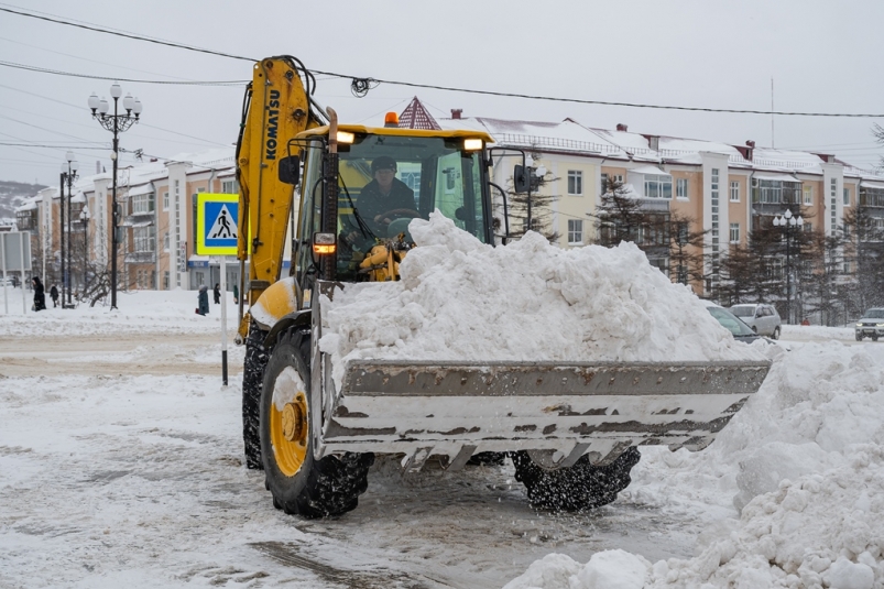 В Магадане продолжается уборка улично-дорожной сети Источник