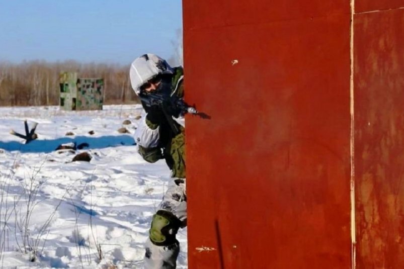 Штурмовать здания учат военнослужащих на полигоне в Хабаровском крае Пресс-служба Восточного военного округа