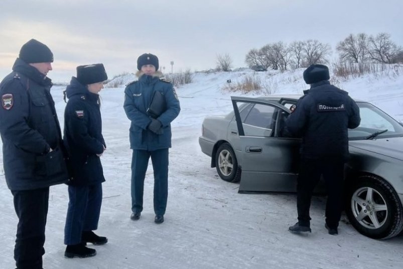 Водителям напомнили о безопасности и вручили памятки Свободненская транспортная прокуратура