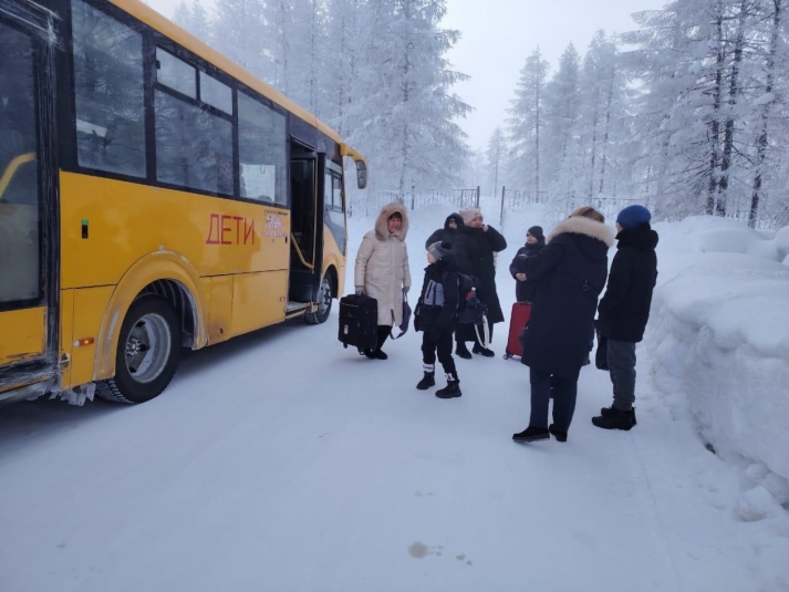 В оздоровительном центре "Синегорье" встретили гостей из поселка Холодный Источник