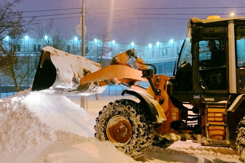 Уборка снега ИА SakhalinMedia