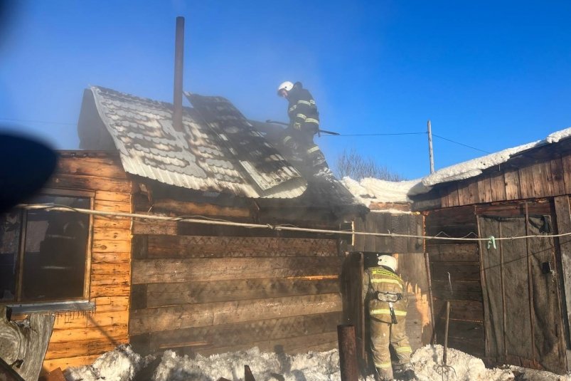 Хозпостройку в Южно-Сахалинске тушили 13 пожарных пресс-служба ГУ МЧС России по Сахалинской области