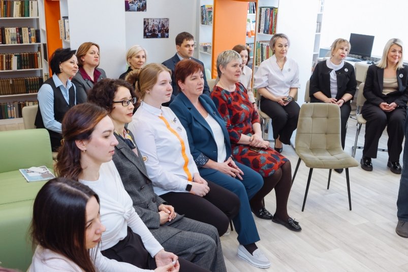 Учителей в Сахалинской области начнут избавлять от бумажной волокиты пресс-служба правительства Сахалинской области