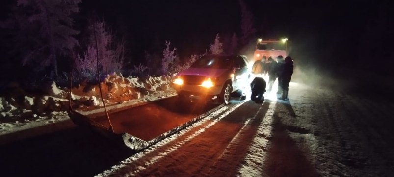 Водителю помогли на автозимнике Пресс-служба МВД по Якутии