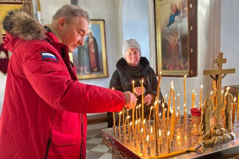 Легенду советского хоккея ждали в кафедральном соборе Благовещенская епархия