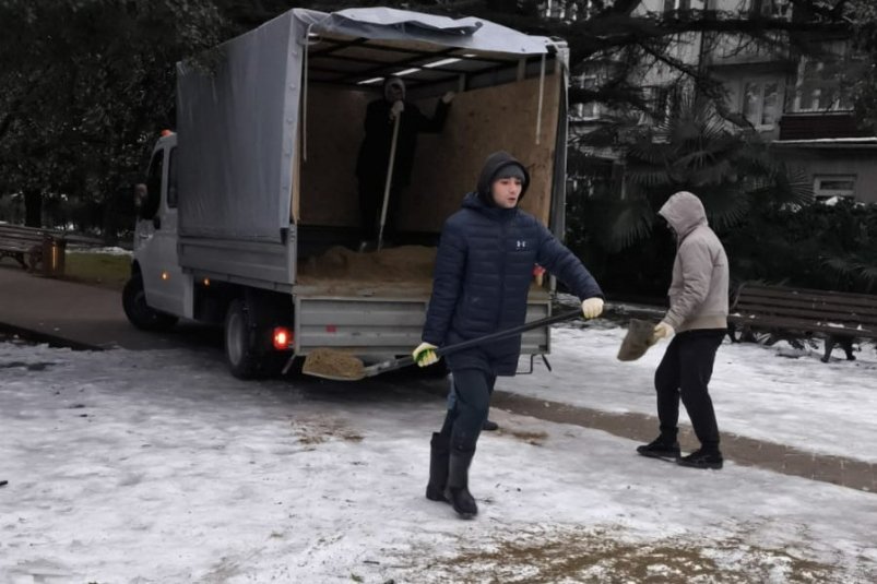 В населенных пунктах Сочи из-за снега автобусы не доезжают до конечных остановок пресс-служба администрации Сочи