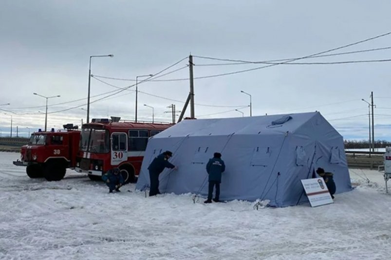 Пункты обогрева для водителей ставят на дорогах, ведущих к Сочи пресс-служба ГУ МЧС России по Краснодарскому краю