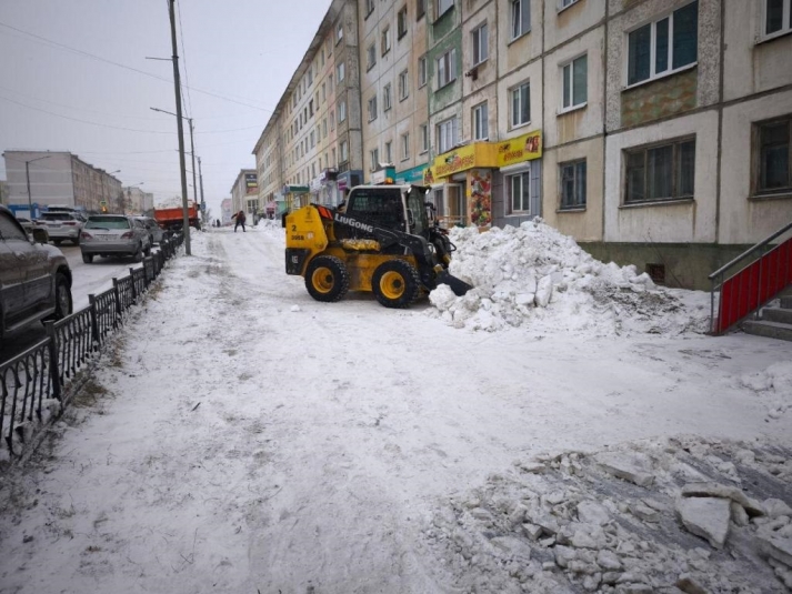 В Магадане продолжается уборка улично-дорожной сети Источник