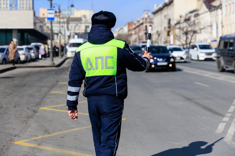 "Выйдите из машины": когда водитель может законно отказать инспектору ГАИ Евгений  Кулешов, ИА PrimaMedia.ru