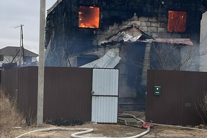 В результате пожара скончались два человека предоставлено очевидцами