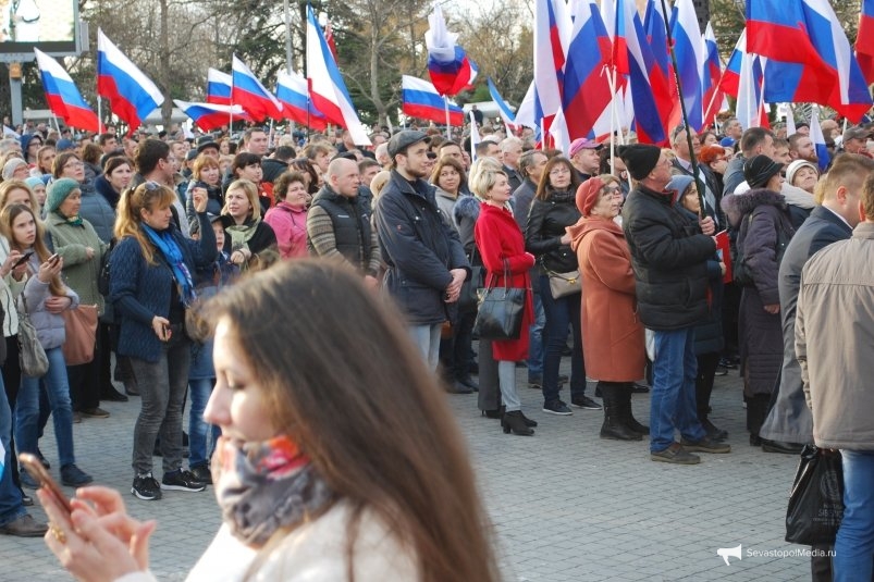 Митинг на площади Нахимова в Севастополе (12+) ИА SevastopolMedia