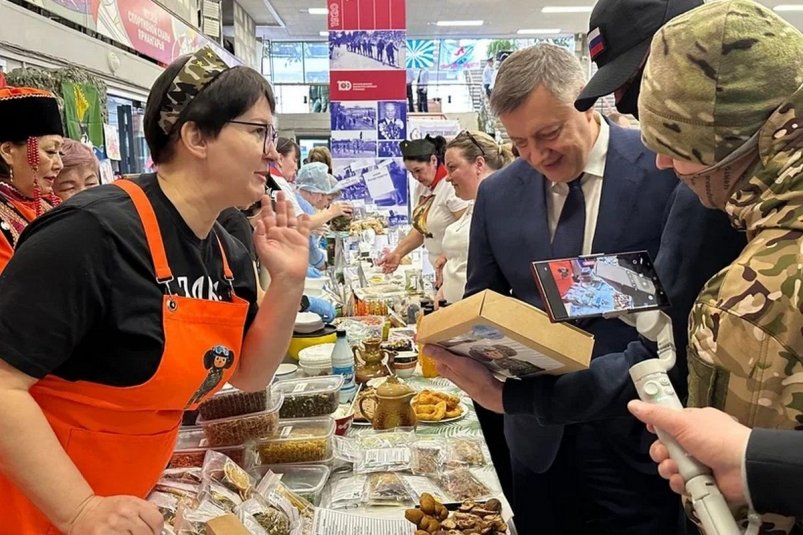 В рамках форума "СВОих не бросаем" в Иркутске прошел конкурс "Лучший сухпаек для Героев" ИРО "Единой России"