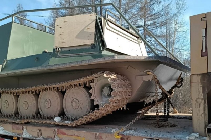 Гусеничный вездеход пресс-службы Минприроды Забайкальского края