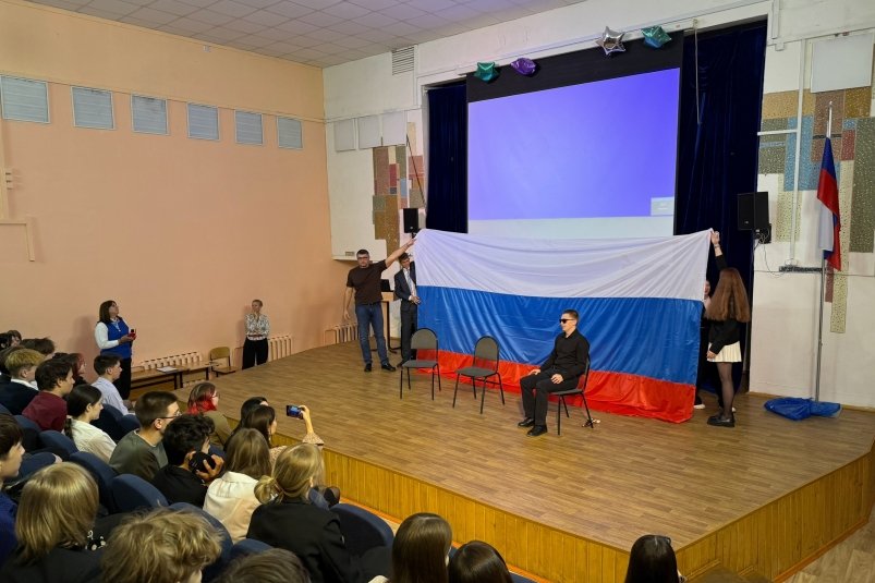 Депутат думы Иркутска Иван Брилка принял участие в патриотических мероприятиях школы №4 Пресс-служба думы Иркутска