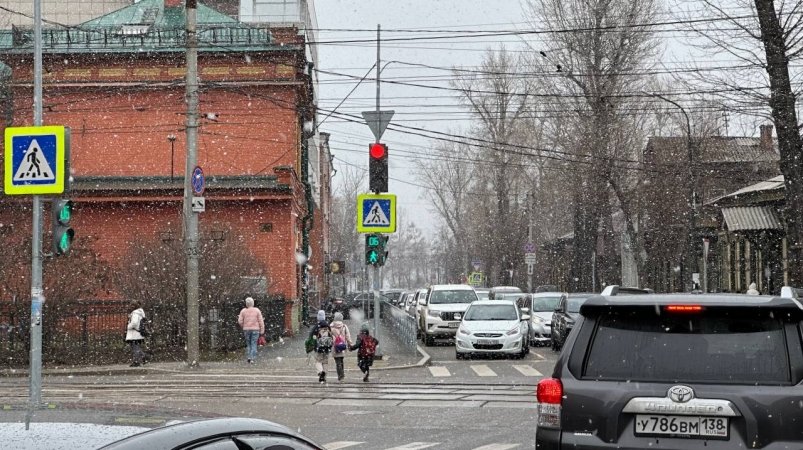 Снег с дождем в Иркутске Юлия Ушакова, ИА IrkutskMedia