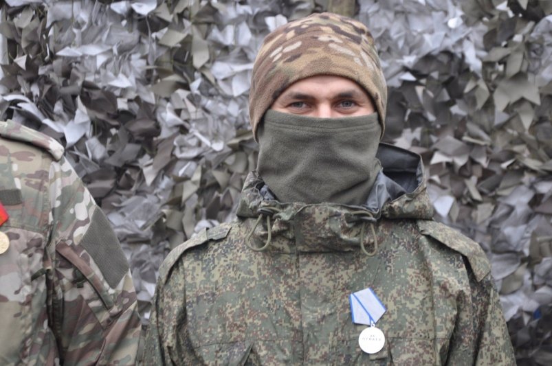 Боевое крещение Александр принял в сражениях за промзону в ходе освобождения Авдеевки Александр Кавешников, "Военный вестник Юга России" (12+)