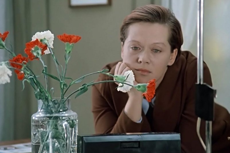 Людмила Прокофьевна кадр из фильма "Служебный роман" (6+), 1977 год