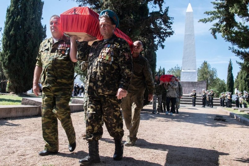 Останки 158 воинов времен ВОВ перезахоронили в Севастополе Соцсети губернатора Севастополя Михаила Развожаева