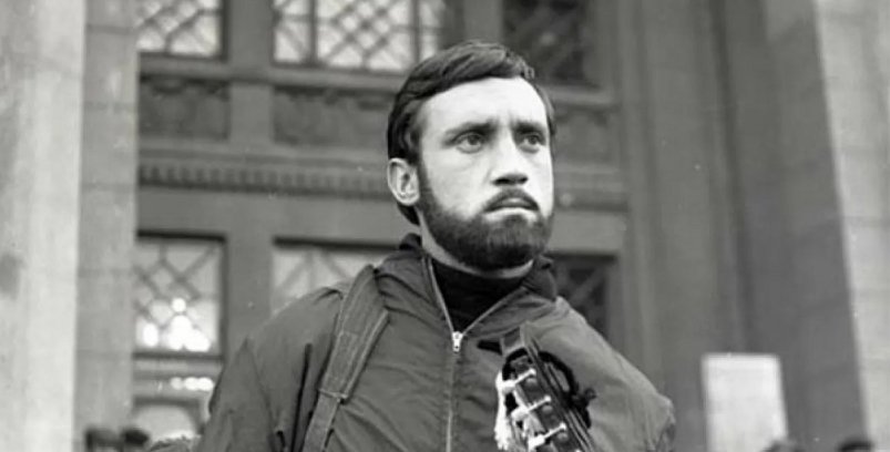 Этой фразой Высоцкий поставил на место всю американскую прессу - более не смели приставать из фильма