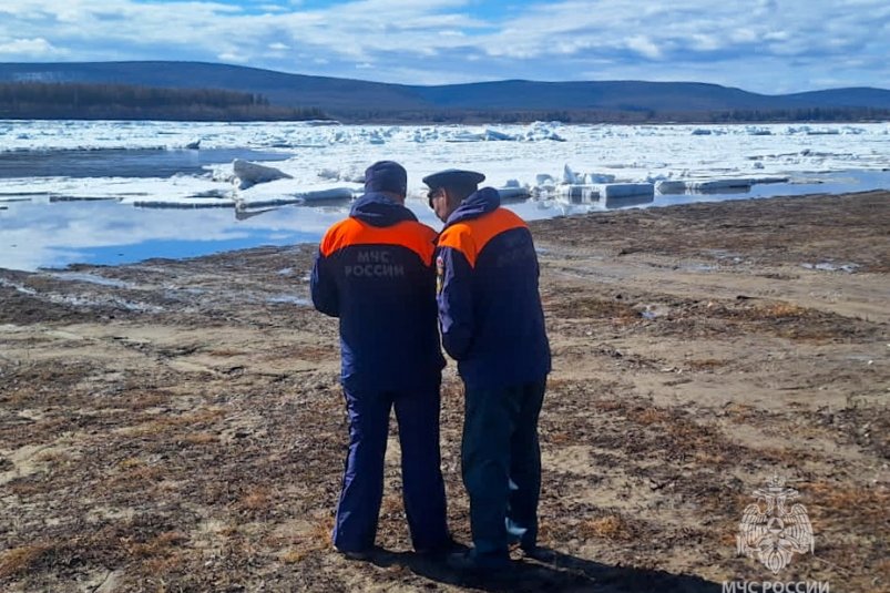 Ледоход на Лене проходит двумя участками в Якутии пресс-служба МЧС по Якутии