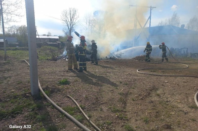 Четверо пожарных потушили свалку в Тымовском пресс-служба агентства по делам ГО, ЧС и ПБ Сахалинской области