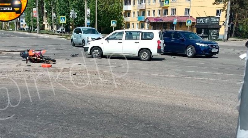 Мотоциклиста сбили на пересечении улиц Коминтерна и Карла Маркса в Ангарске тг-канал (18+) "ДТП 38 Общение" Мотоциклиста сбили на пересечении улиц Коминтерна и Карла Маркса в Ангарске тг-канал (18+) "ДТП 38 Общение"