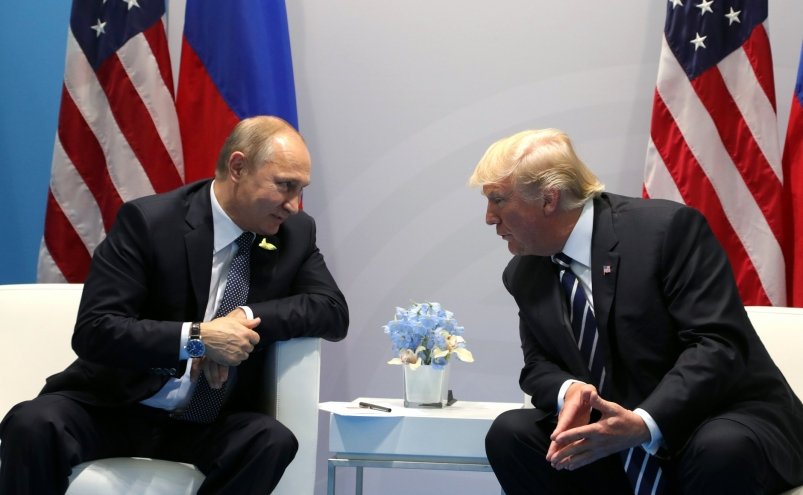 Президенты России и США Владимир Путин и Дональд Трамп Kremlin.ru