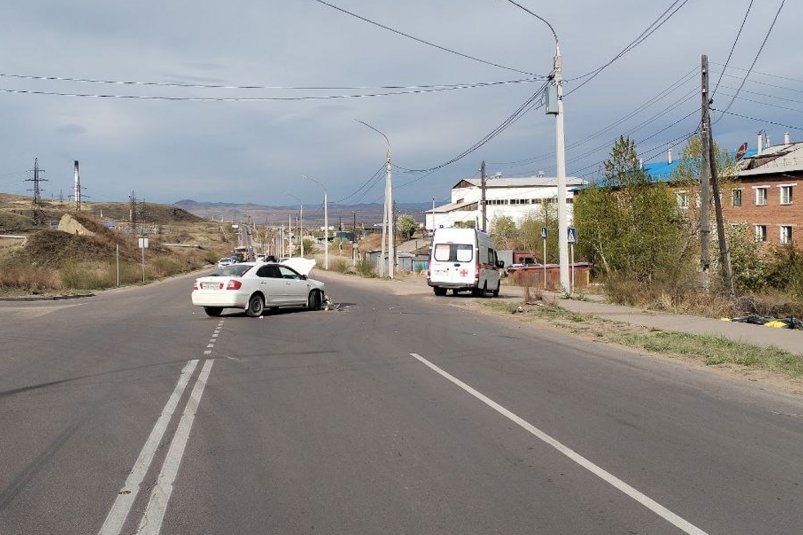 В Улан-Удэ байкер сломал ногу в пробке ГАИ Бурятии