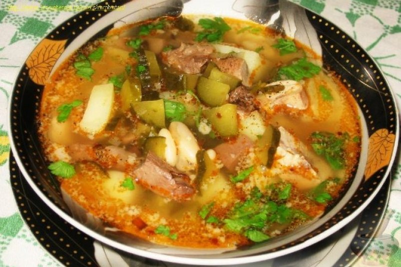 Рассольник с характером: почки, фасоль и секретная чесночная заправка russianfood.com