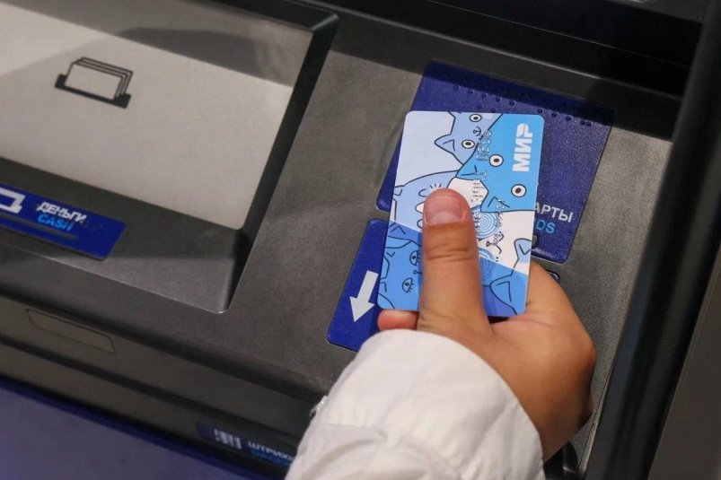 Карты ВТБ в Крыму стали действовать как пропуск в школу и на работу пресс-служба ВТБ