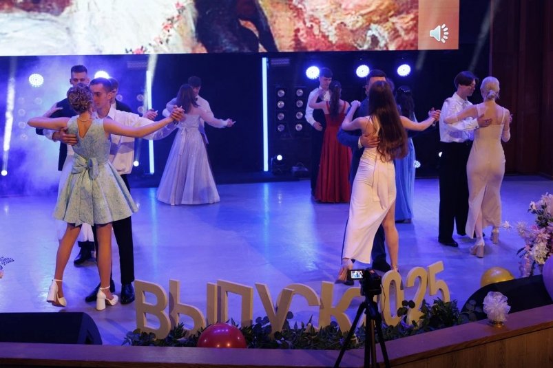 Последний звонок Предоставлено очевидцем