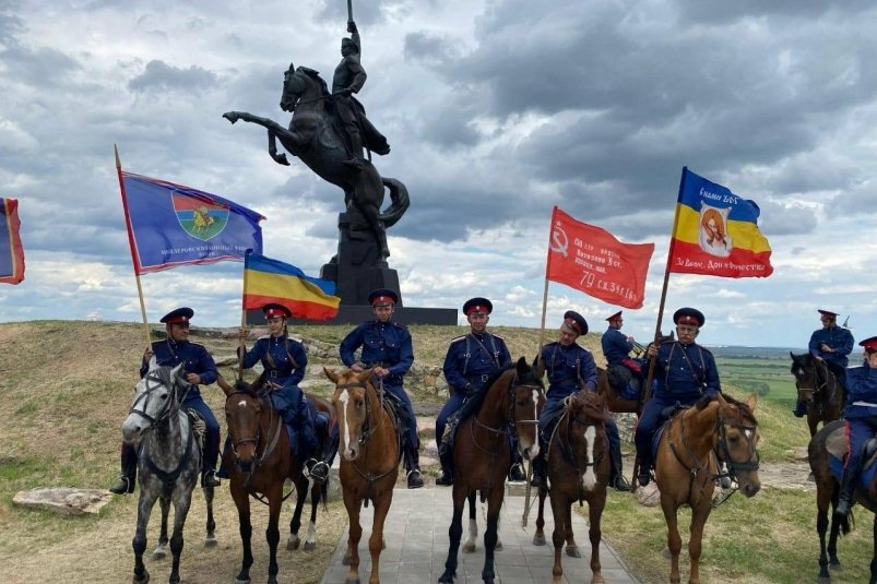Конный поход казаков Дона прошёл по шолоховским местам Пресс-служба правительства Ростовской области