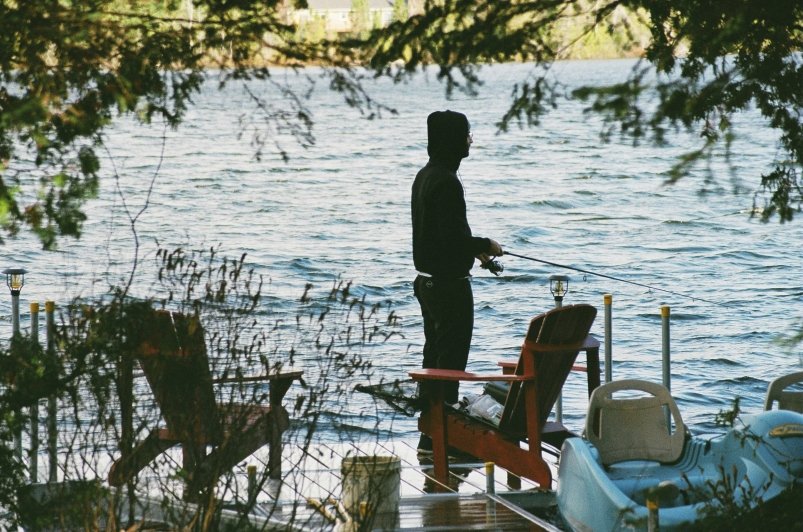 Лучшие локации для первых рыбалок: как новичку выбрать водоём и самые удачные места unsplash.com