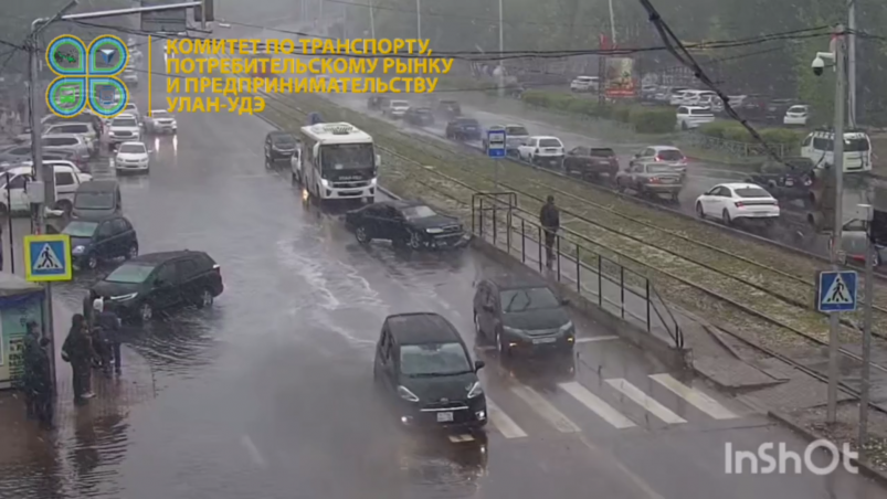 В Улан-Удэ водитель, протирая стекло от снега, врезался в остановку Комитет по транспорту г. Улан-Удэ