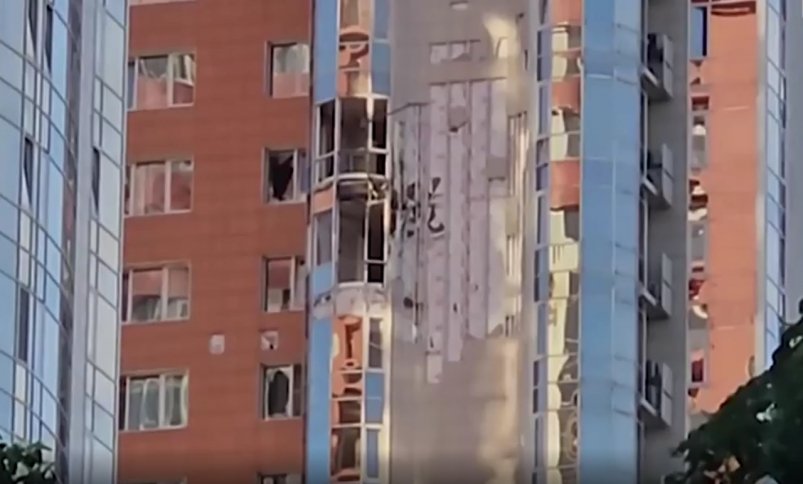 Дом на Проспекте Вернадского в Москве пострадал в результате атаки дронов - кадры Скриншот РБК