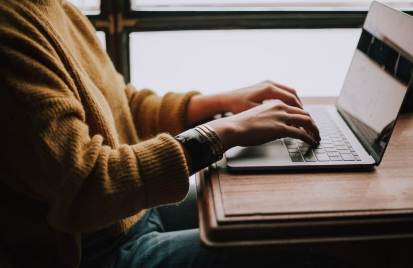 Тематическое фото Разработано с помощью unsplash.com (18+)