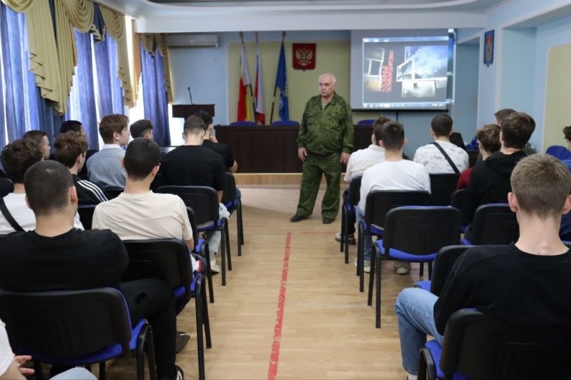 Что такое "Кулак-барин" юным дончанам рассказали на учебных сборах в ДОСААФ Из архива Леонида Иванова