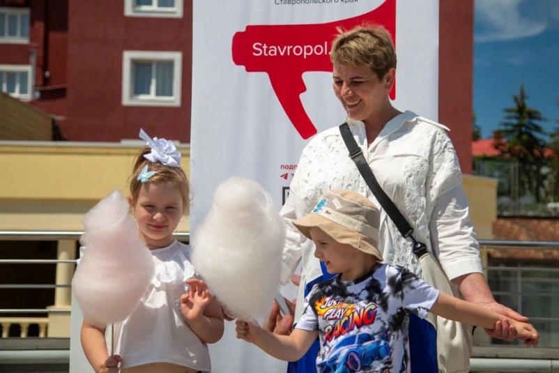 "Сладкий фотодень" провела редакция ИА Stavropol.Media в первый день лета в Ставрополе Артём Хорошилов, ИА Stavropol.Media