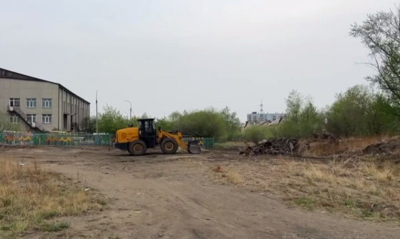 Уборка свалки скриншот из видео тг-канала администрации Железнодорожного района Читы