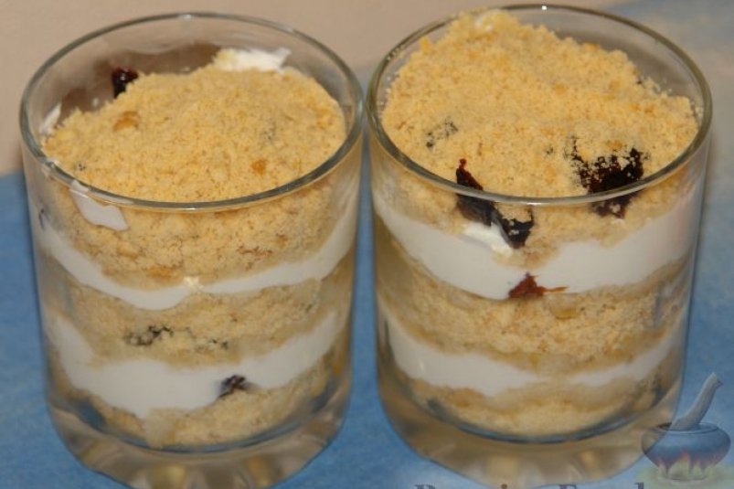 Когда кефир надоел: готовим вкусняшку с черносливом и печеньем - легкий и полезный завтрак russianfood.com