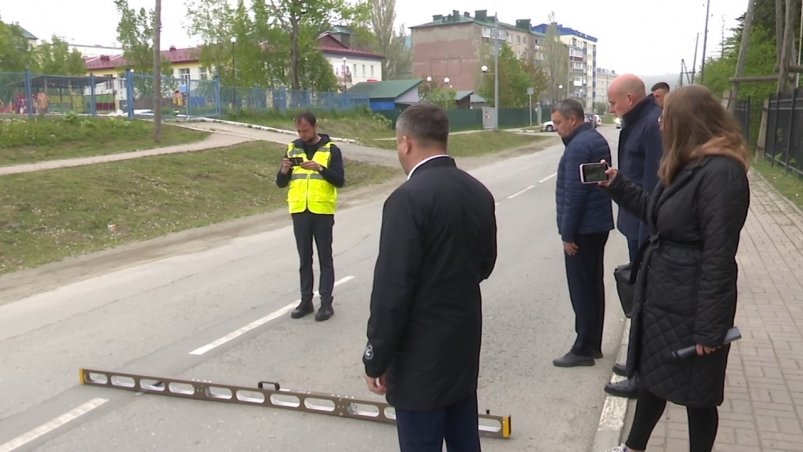 Результаты ямочного ремонта проверил "губернаторский контроль" на юге Сахалина пресс-служба правительства Сахалинской области