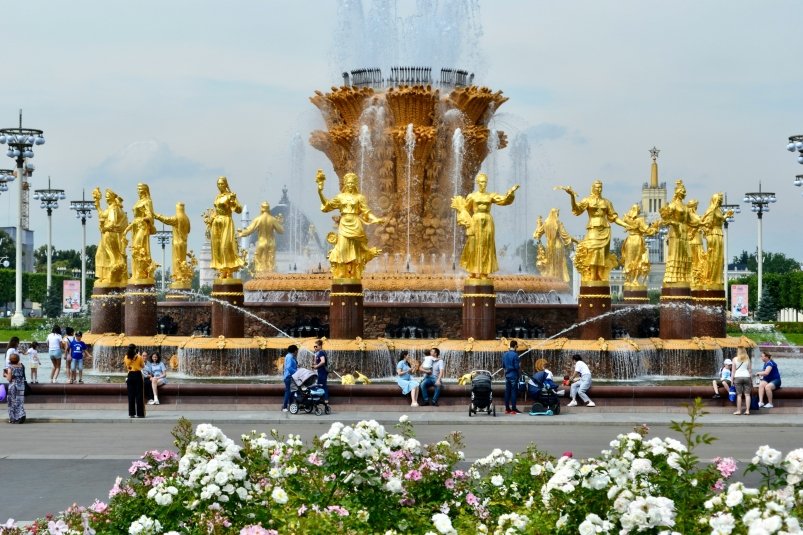 На ВДНХ впервые пройдет Московский выпускной Unsplash