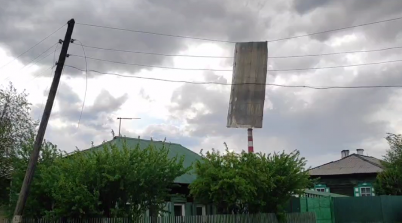 Кусок теплицы на проводах Кадр из видео