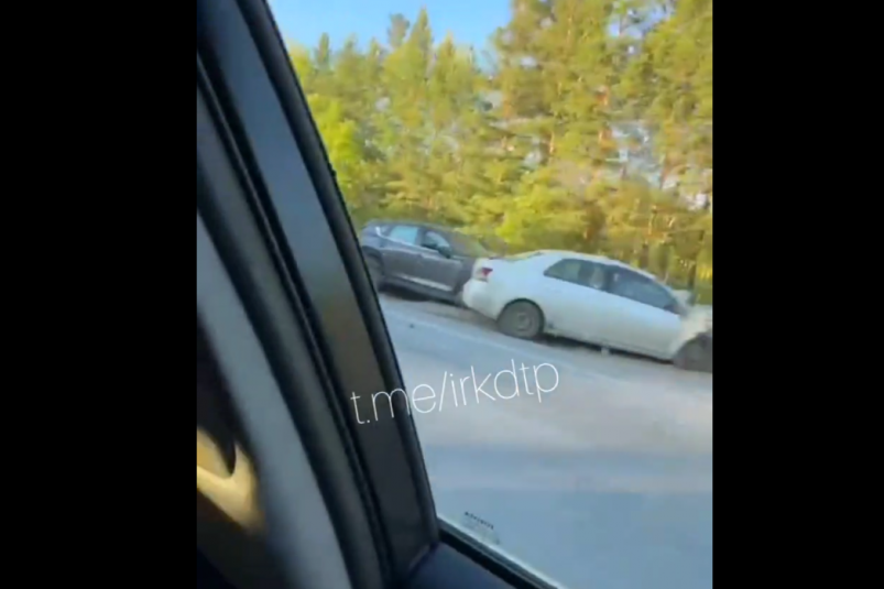 Две иномарки жестко столкнулись на Байкальском тракте ДТП 38RUS (18+)