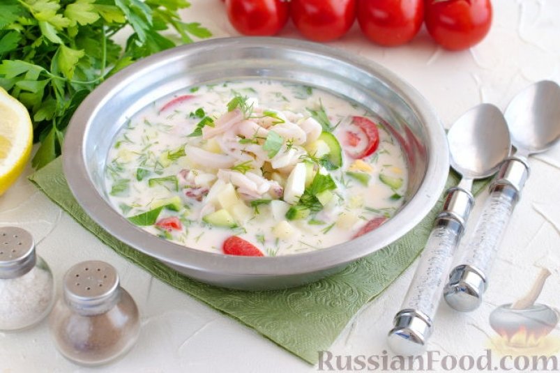 Лето в тарелке: окрошка с кальмарами и йогуртовой заправкой russianfood.com
