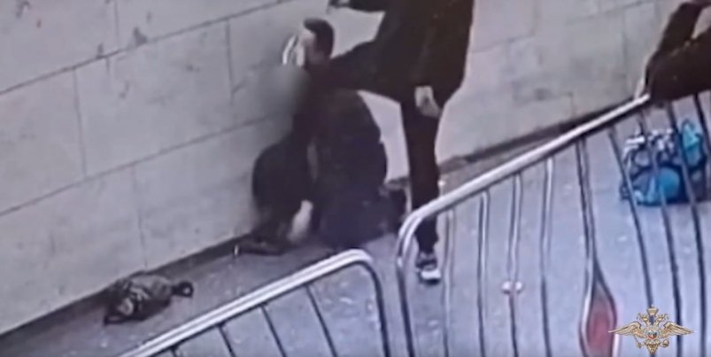 Мужчина устроил бои без правил в метро в Москве из-за случайного толчка в плечо Пресс-служба МВД России