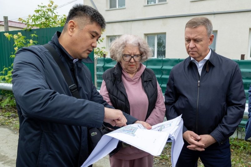 Мэр Южно-Сахалинска оценил ход работ по благоустройству в переулке Отдаленном пресс-служба администрации Южно-Сахалинска